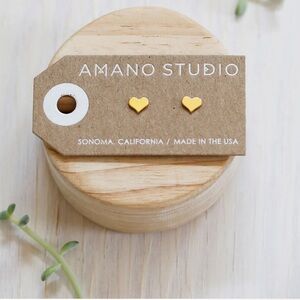 AMANO STUDIO JEWELRY
HEART STUD EARRINGS